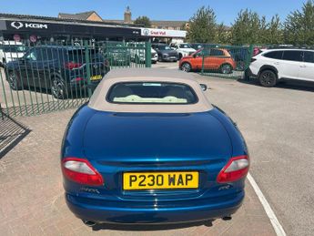 Jaguar Xk8 4.0  2dr Auto