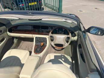 Jaguar Xk8 4.0  2dr Auto
