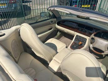 Jaguar Xk8 4.0  2dr Auto