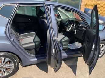 Kia Venga 1.6 3 5dr Auto [6]