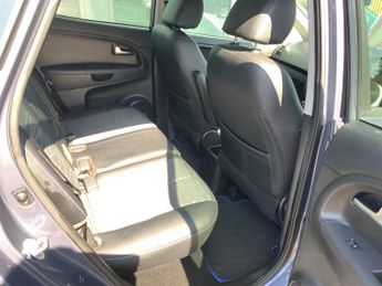 Kia Venga 1.6 3 5dr Auto [6]