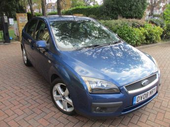 Ford Focus 1.6 Zetec 5dr [Climate Pack] Alloy wheels