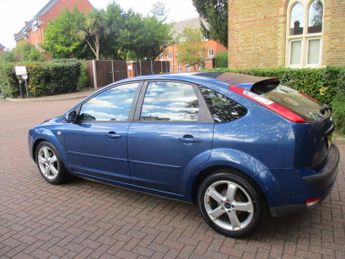 Ford Focus 1.6 Zetec 5dr [Climate Pack] Alloy wheels