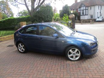 Ford Focus 1.6 Zetec 5dr [Climate Pack] Alloy wheels