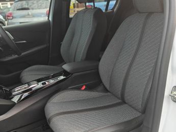 Peugeot e-208 50kWh Allure Hatchback 5dr Electric Auto (7.4kW Charger) (136 ps