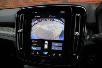 Volvo XC40 2.0 B5 MHEV R-Design Pro Auto AWD Euro 6 (s/s) 5dr