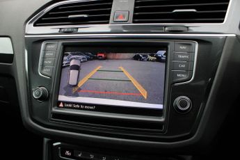 Volkswagen Tiguan 2.0 TDI BlueMotion Tech SEL DSG 4Motion Euro 6 (s/s) 5dr