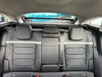 Citroen e-C4 50kWh Shine Plus Auto 5dr (7.4kW Charger)