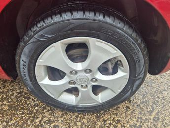 Kia Venga 1.6 2 5dr Auto