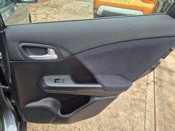 Honda Civic 1.8 i-VTEC ES 5dr Auto