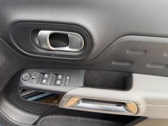 Citroen C5 Aircross 1.6 13.2kWh Black Edition e-EAT8 Euro 6 (s/s) 5dr