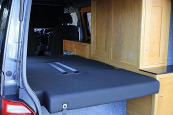 Volkswagen Transporter 2.0 TDI T28 BlueMotion Tech Highline DSG FWD SWB Euro 6 (s/s) 5d