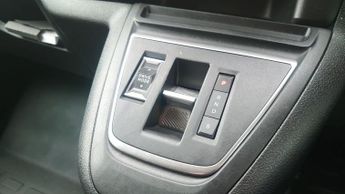 Vauxhall Vivaro-life 100kW Combi L 50kWh 5dr Auto