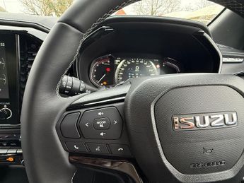 Isuzu D-max 1.9 V-Cross Double Cab 4x4 Auto