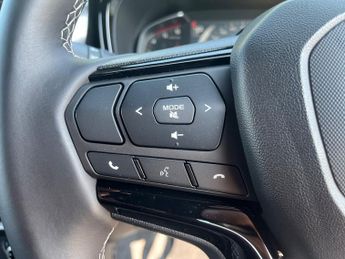 Isuzu D-max 1.9 V-Cross Double Cab 4x4 Auto