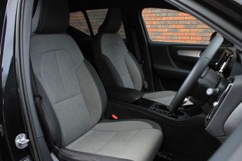Volvo XC40 1.5h T4 Recharge 10.7kWh Core Auto Euro 6 (s/s) 5dr