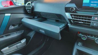 Citroen e-C4 50kWh Shine Plus Auto 5dr (7.4kW Charger)