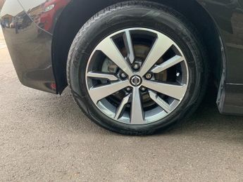 Nissan Leaf 110kW Acenta 40kWh 5dr Auto [6.6kw Charger]