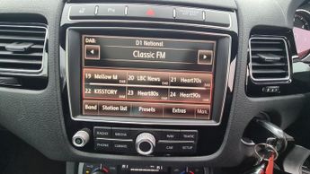 Volkswagen Touareg 3.0 V6 TDI BlueMotion Tech 262 R-Line 5dr Tip Auto