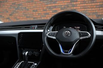 Volkswagen Passat 1.4 TSI 13kWh GTE Advance DSG Euro 6 (s/s) 4dr