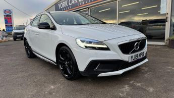Volvo V40 T3 [152] Cross Country Pro 5dr Geartronic