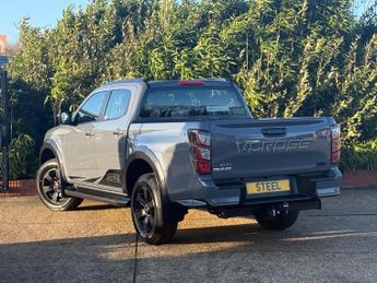Isuzu D-max 1.9 V-Cross Steel Edition Double Cab 4x4 Auto