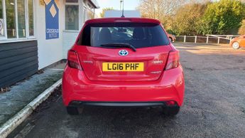 Toyota Yaris 1.5 Hybrid Design 5dr CVT