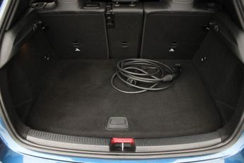 Mercedes-Benz A Class 1.3 A250e 15.6kWh AMG Line Edition (Executive) 8G-DCT Euro 6 (s/
