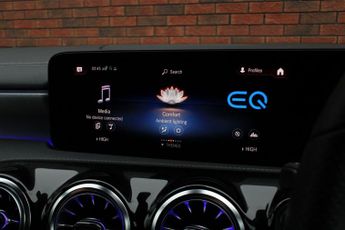 Mercedes-Benz A Class 1.3 A250e 15.6kWh AMG Line Edition (Executive) 8G-DCT Euro 6 (s/