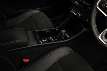 Volvo XC40 2.0 D4 R-Design Pro Auto AWD Euro 6 (s/s) 5dr