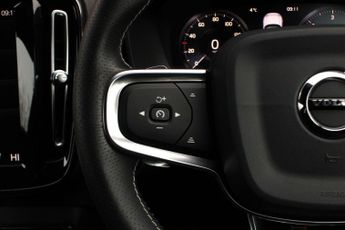 Volvo XC40 2.0 D4 R-Design Pro Auto AWD Euro 6 (s/s) 5dr