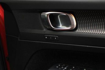 Volvo XC40 2.0 D4 R-Design Pro Auto AWD Euro 6 (s/s) 5dr