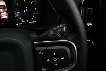 Volvo XC40 2.0 D4 R-Design Pro Auto AWD Euro 6 (s/s) 5dr