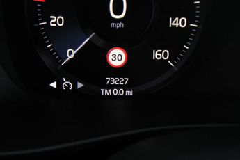 Volvo XC40 2.0 D4 R-Design Pro Auto AWD Euro 6 (s/s) 5dr