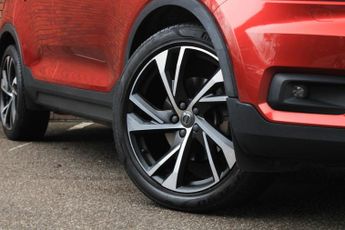 Volvo XC40 2.0 D4 R-Design Pro Auto AWD Euro 6 (s/s) 5dr