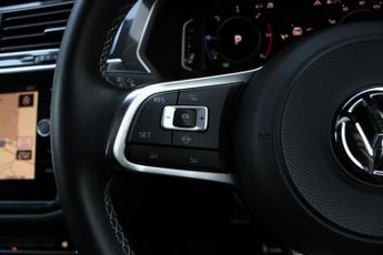 Volkswagen Tiguan 2.0 TDI R-Line DSG Euro 6 (s/s) 5dr