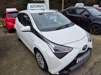 Toyota AYGO 1.0 VVT-i X-Play 5dr x-shift