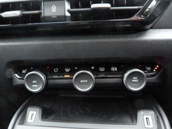 Citroen e-C4 50kWh Shine Plus Auto 5dr (7.4kW Charger)