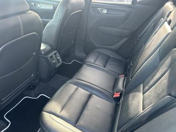 Volvo XC40 2.0 T4 Inscription 5dr AWD Geartronic