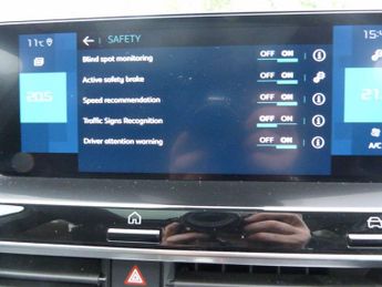 Citroen e-C4 50kWh Shine Plus Auto 5dr (7.4kW Charger)