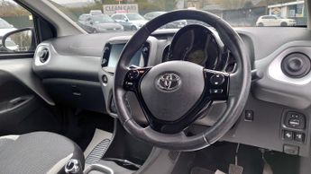 Toyota Aygo 1.0 VVT-i X-Trend TSS 5dr x-shift