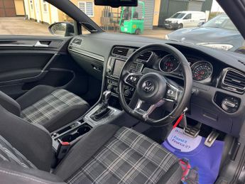 Volkswagen Golf 2.0 TDI GTD 3dr DSG [Nav] PL66BKG