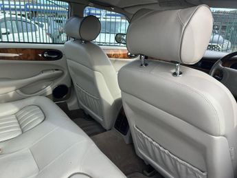 Jaguar V8 Xj Series XJ8 4.0 4dr Auto