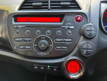 Honda Jazz 1.4 i-VTEC ES Plus 5dr CVT