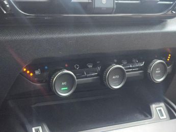 Citroen e-C4 50kWh Shine Plus Auto 5dr (7.4kW Charger)