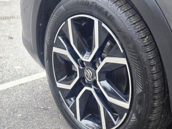 Citroen e-C4 50kWh Shine Plus Auto 5dr (7.4kW Charger)