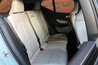 Volvo XC40 2.0 D3 Momentum Auto Euro 6 (s/s) 5dr