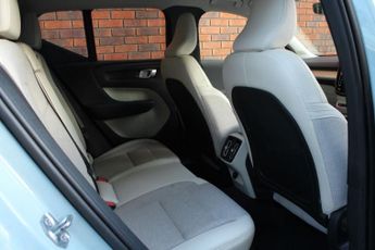 Volvo XC40 2.0 D3 Momentum Auto Euro 6 (s/s) 5dr