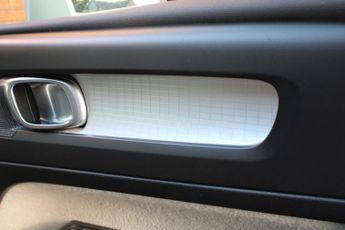 Volvo XC40 2.0 D3 Momentum Auto Euro 6 (s/s) 5dr
