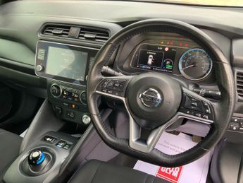 Nissan Leaf 110kW Acenta 40kWh 5dr Auto [6.6kw Charger]